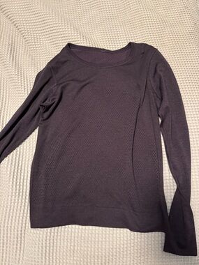 Lululemon long sleeve (vented)